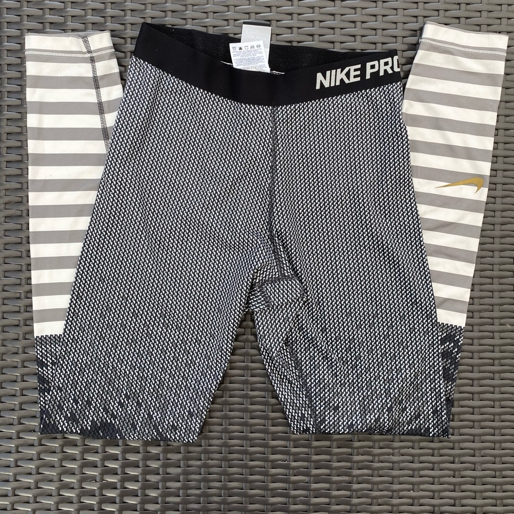 Nike Pro Dri-Fit Leggings | Vintage Design